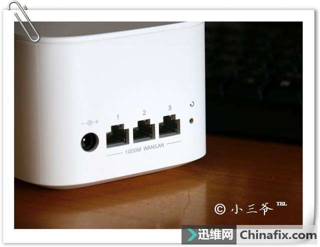 「小三爷测评」“黑科技”满满的路由器-荣耀路由2开箱简评