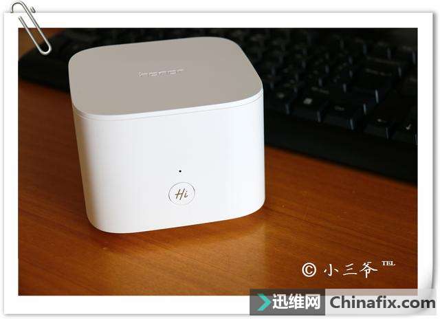 「小三爷测评」“黑科技”满满的路由器-荣耀路由2开箱简评