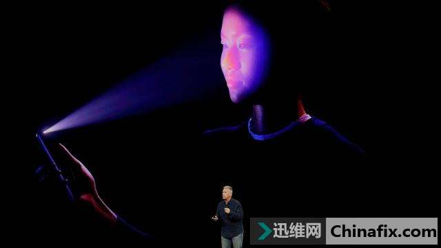 iPhone X最强黑科技竟成败笔?四成果粉因无指纹识别技术拒绝购买!