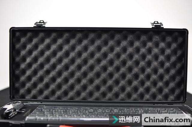 最美87键,全金属底座加持,樱桃8.0机械键盘侧刻黑轴详细测评