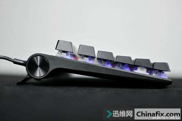 最美87键,全金属底座加持,樱桃8.0机械键盘侧刻黑轴详细测评