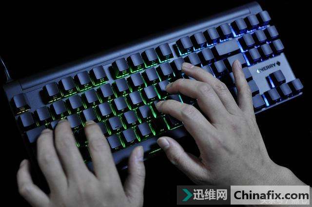 最美87键,全金属底座加持,樱桃8.0机械键盘侧刻黑轴详细测评