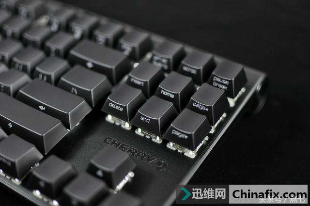 最美87键,全金属底座加持,樱桃8.0机械键盘侧刻黑轴详细测评