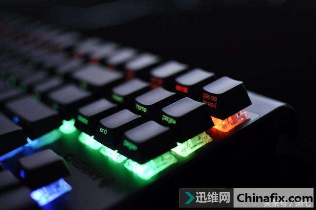 最美87键,全金属底座加持,樱桃8.0机械键盘侧刻黑轴详细测评