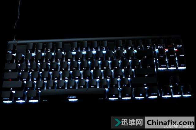 最美87键,全金属底座加持,樱桃8.0机械键盘侧刻黑轴详细测评