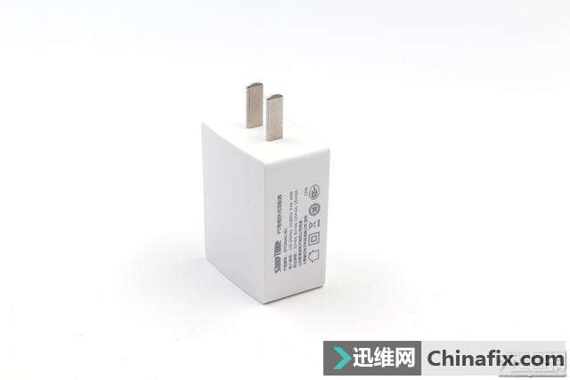 SIMPTUNE 30W USB PD智能快充技术适配器拆解