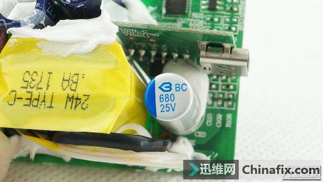 SIMPTUNE 30W USB PD智能快充技术适配器拆解
