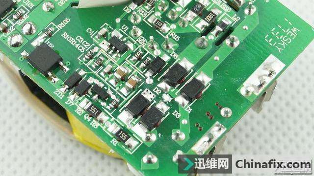 SIMPTUNE 30W USB PD智能快充技术适配器拆解