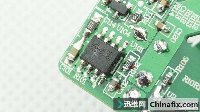 SIMPTUNE 30W USB PD智能快充技术适配器拆解