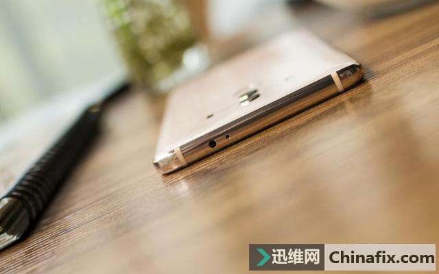 玻璃和金属完美融合 HUAWEI Mate 10 Pro图赏测评