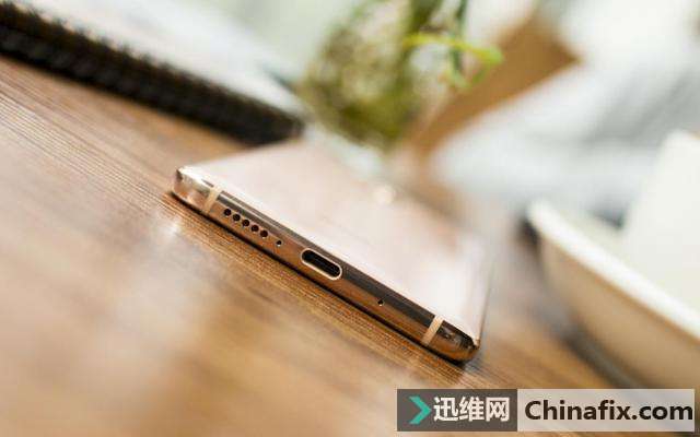 玻璃和金属完美融合 HUAWEI Mate 10 Pro图赏测评