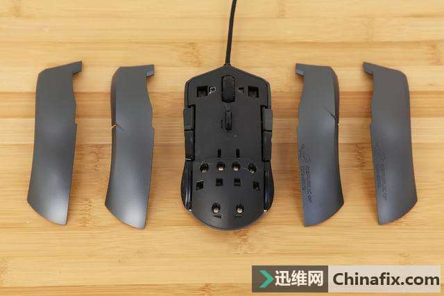 可更换上盖规划 ROG STRIX Evolve鼠标测评