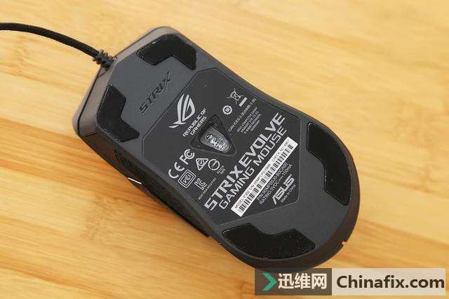 可更换上盖规划 ROG STRIX Evolve鼠标测评