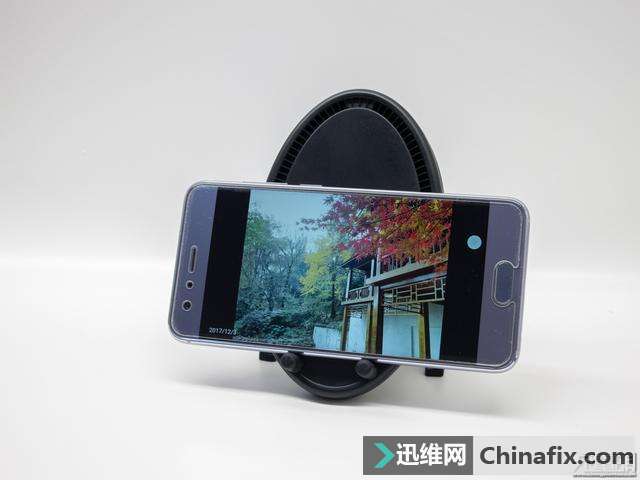自主散热的数码猫S440无线充电器拆解