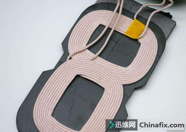 自主散热的数码猫S440无线充电器拆解