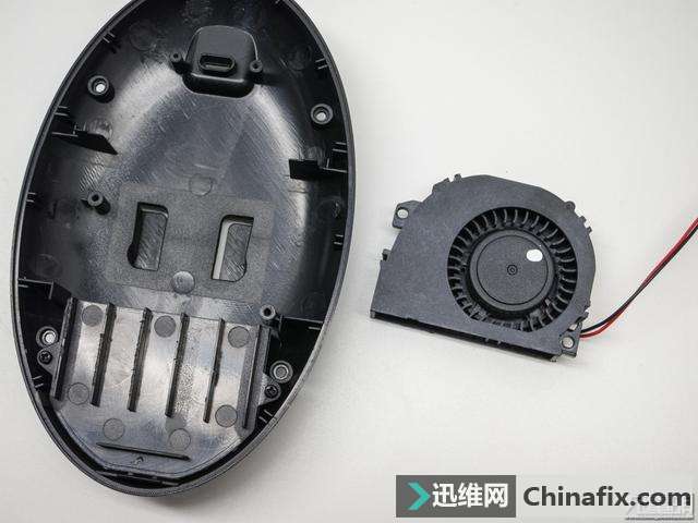 自主散热的数码猫S440无线充电器拆解