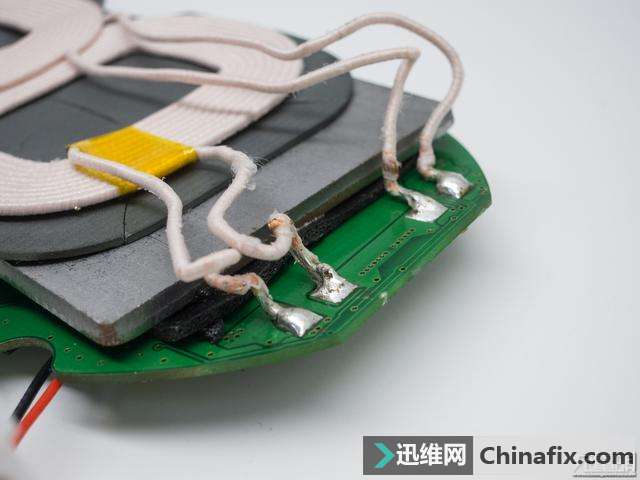 自主散热的数码猫S440无线充电器拆解