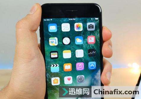 为什么iPhone手机电量低于20%就会提醒呢?