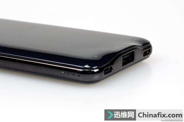 C+L+A三口双面盲插,高颜值台电Slim S10移动电源开箱拆解测评