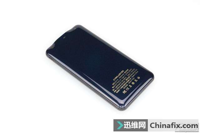 C+L+A三口双面盲插,高颜值台电Slim S10移动电源开箱拆解测评