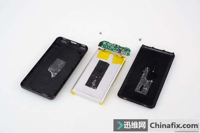 C+L+A三口双面盲插,高颜值台电Slim S10移动电源开箱拆解测评
