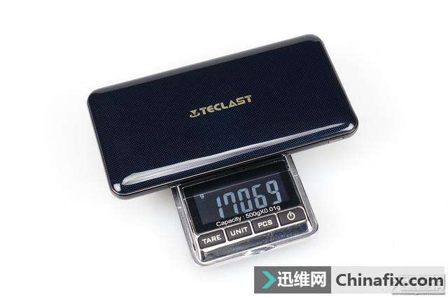 C+L+A三口双面盲插,高颜值台电Slim S10移动电源开箱拆解测评