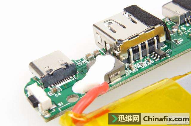 C+L+A三口双面盲插,高颜值台电Slim S10移动电源开箱拆解测评