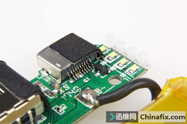 C+L+A三口双面盲插,高颜值台电Slim S10移动电源开箱拆解测评