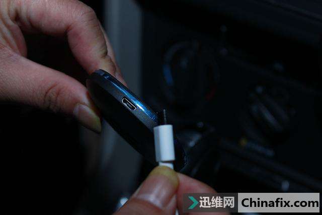 iPhone带上它,真正体验到什么叫无线充电