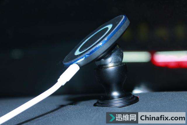 iPhone带上它,真正体验到什么叫无线充电