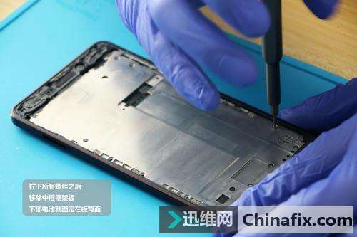 诺基亚6二代拆解 支持砸核桃的手机