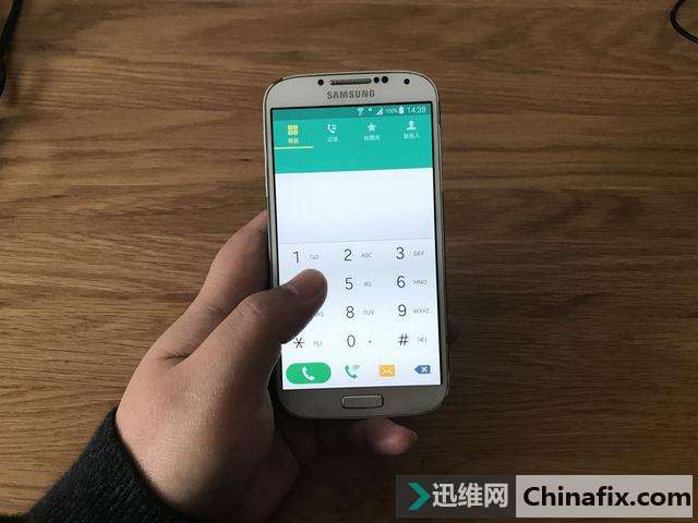 手机收到系统升级推送到底升不升级?安卓和苹果的做法不一样!