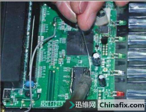 教你怎么跟换路由里面的芯片,自己动手
