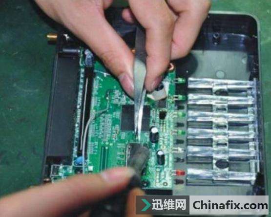 路由器芯片坏了怎么办?路由器芯片更换方法详解