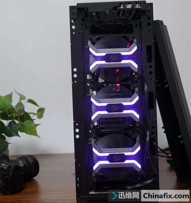 无边框风扇+RGB流动灯光系统!玩家风暴MF120风扇测评