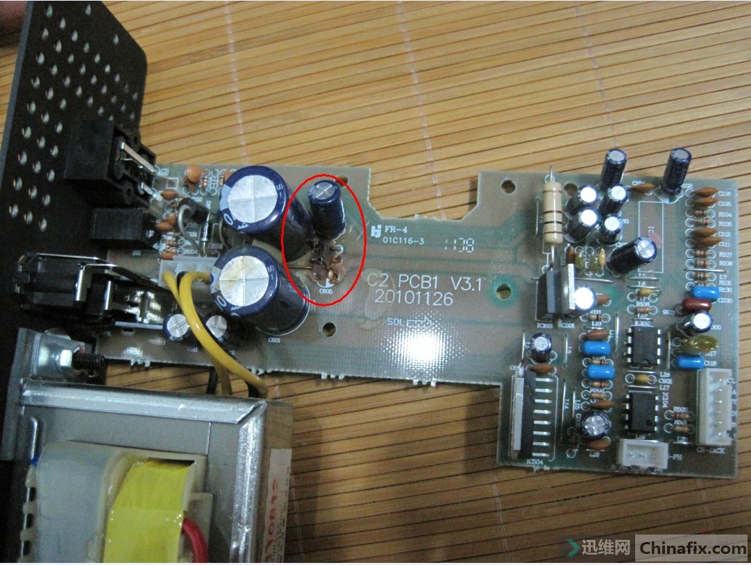 漫步者c2音箱通电后全部杂音,大电容旁稳压管坏,求型号