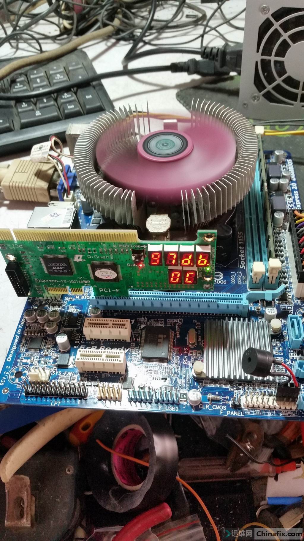 技嘉ga-h61m-ds2 开机反复重启