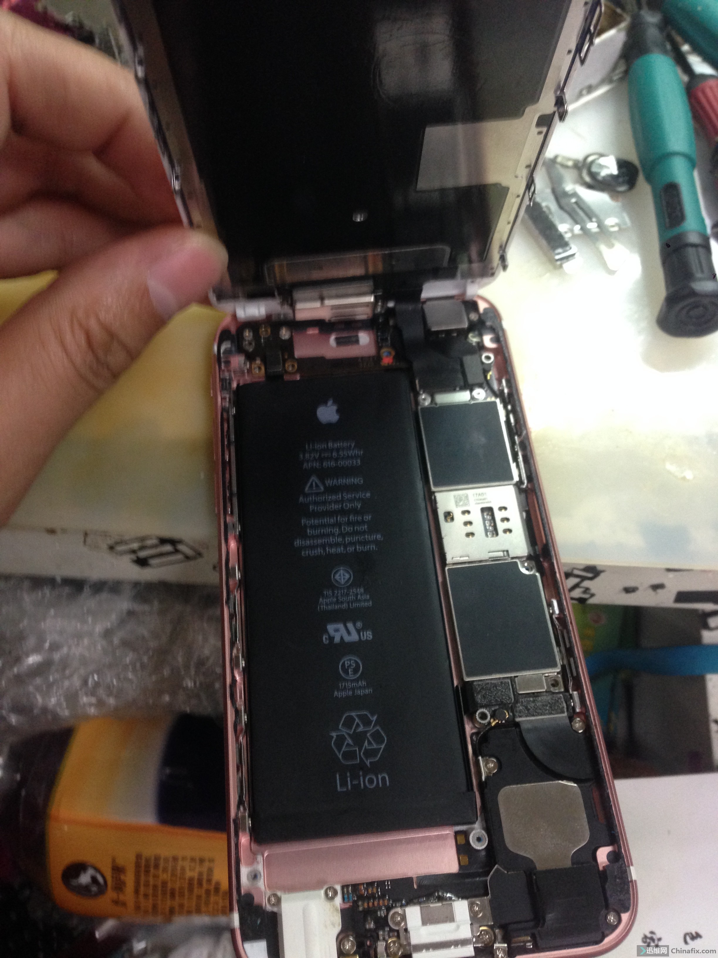 iPhone 6S屏幕完全拆解：苹果骗人！--快科技--科技改变未来