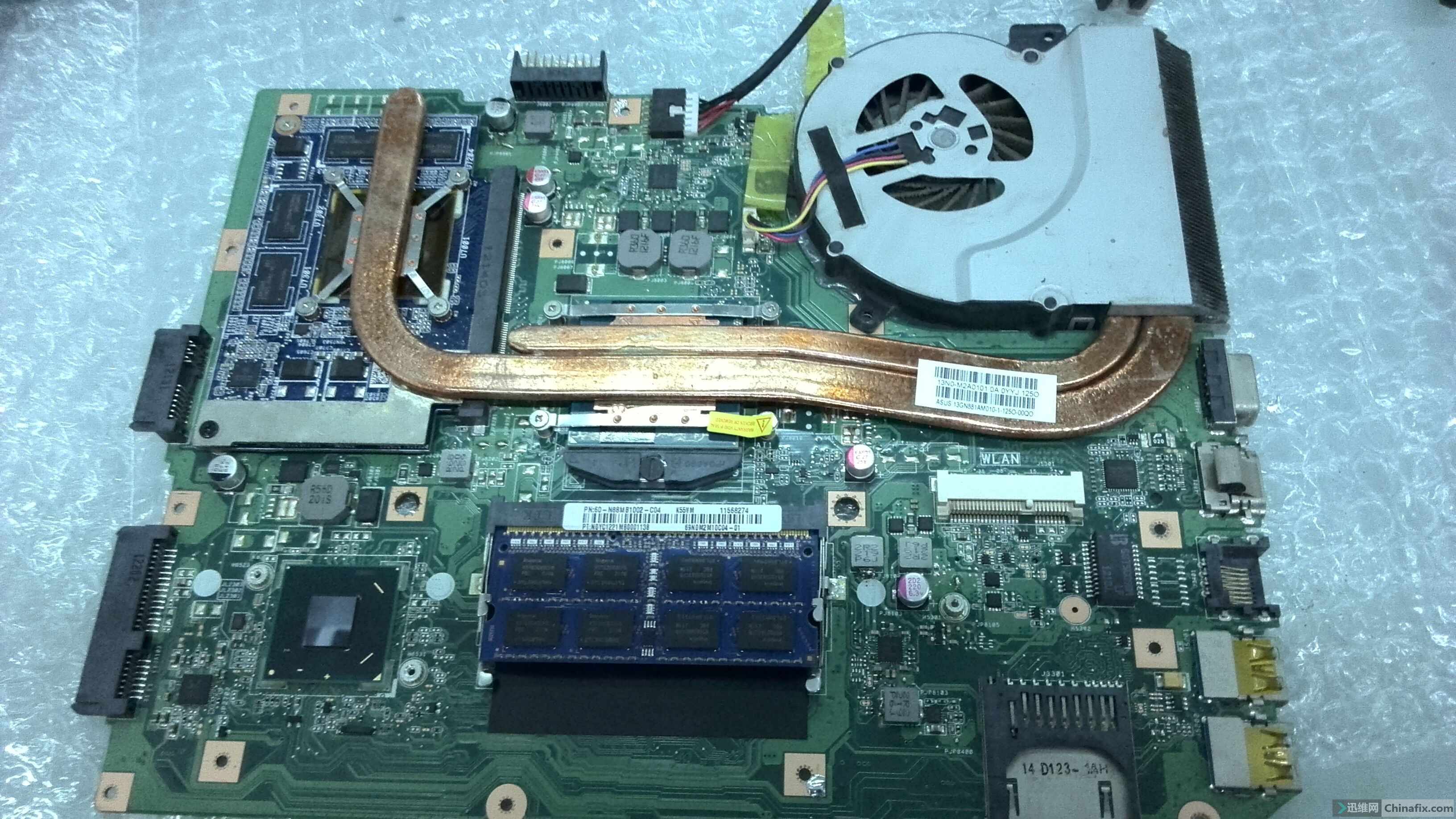 华硕k55vm用适配器开机掉电求助到屏亮的时候单用电池不掉