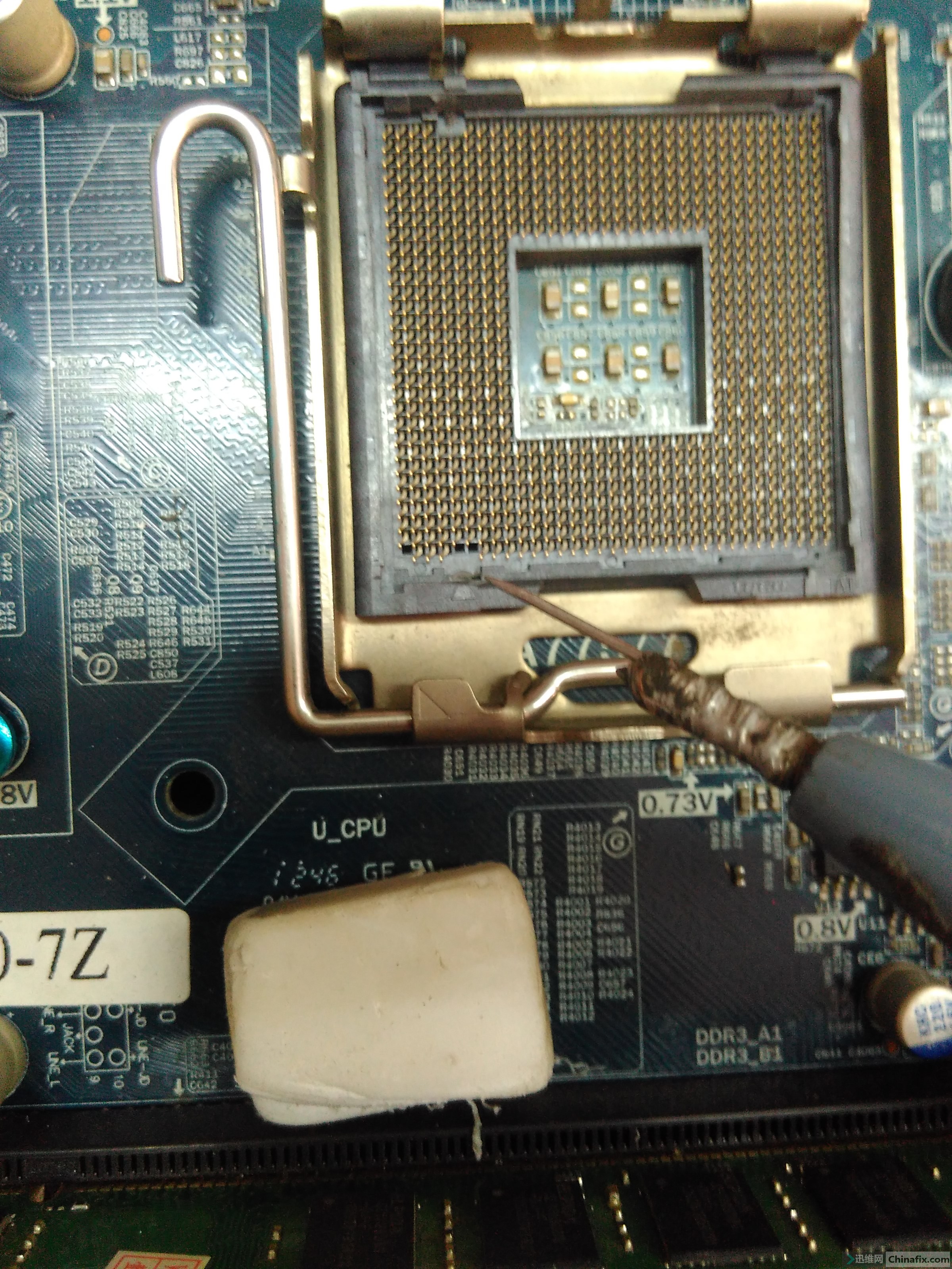 至强l5420cpu插在华擎g41m-vs3主板上怎么插