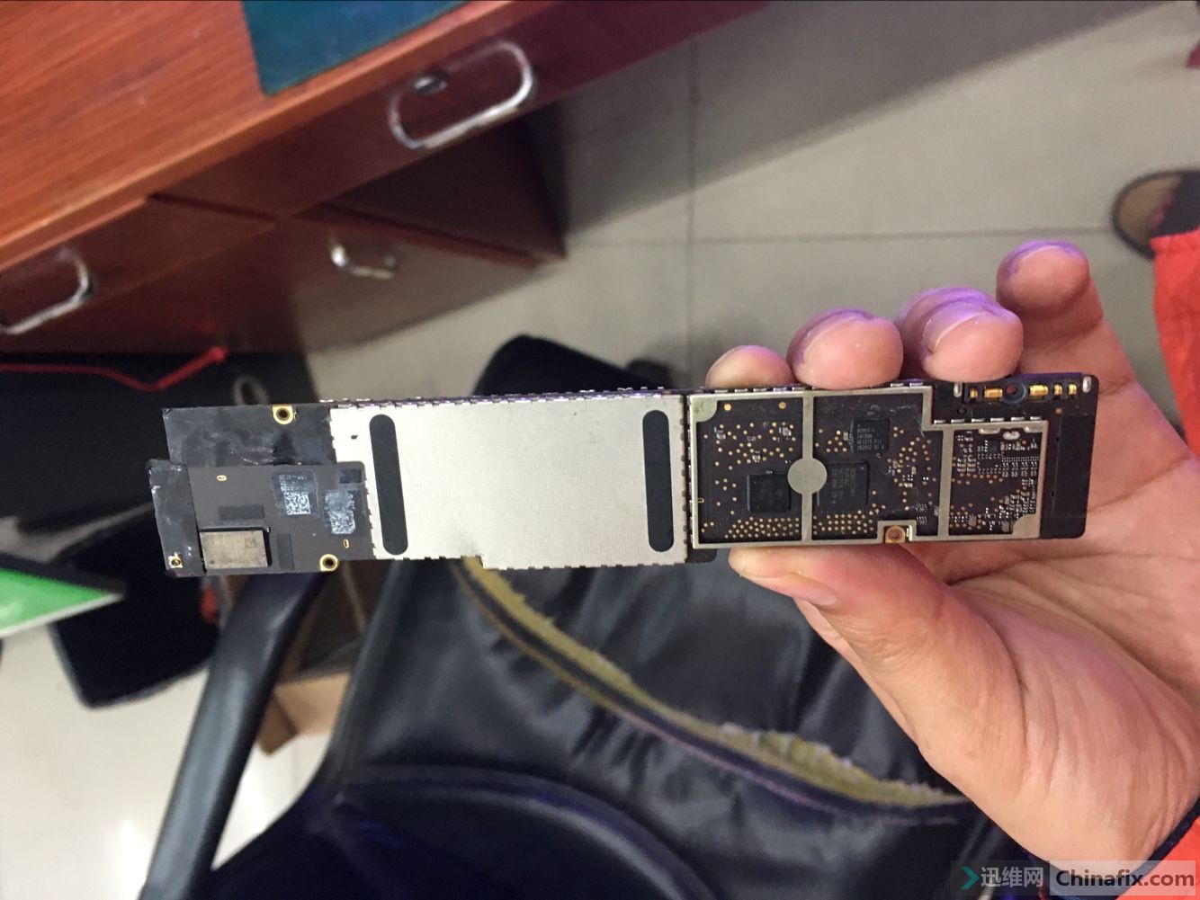 苹果a1458 ipad4 主板(350元) 液晶屏(100) 外壳(100) 出售