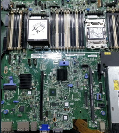 IBM X3650ά