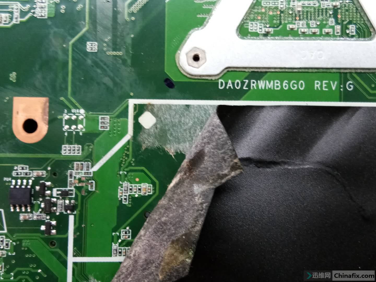 有谁在修acern15q1笔记本的吗主板进东西腐蚀了求高清图片