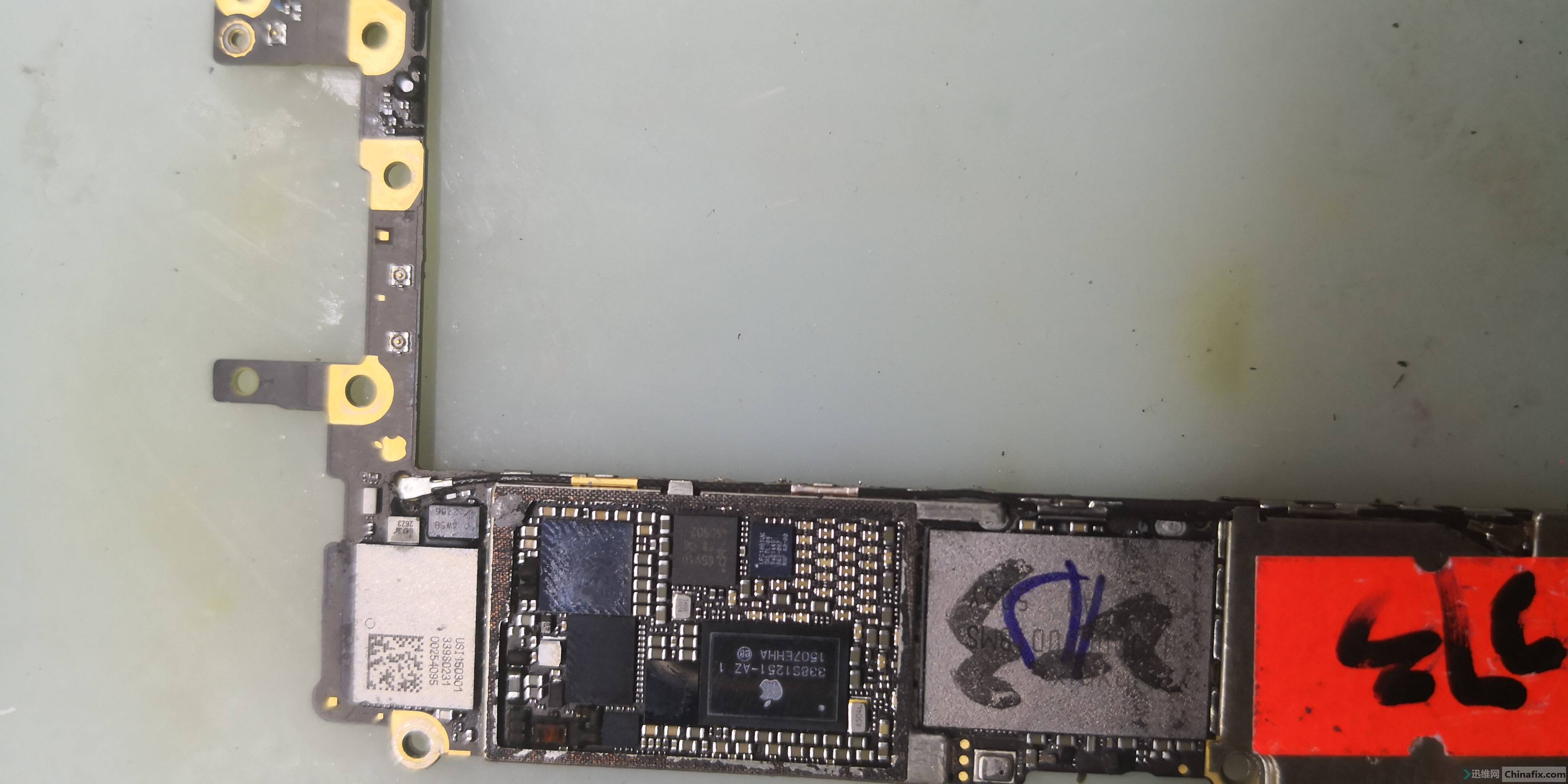 第二弹苹果6代主板开机自动掉电有时不开机修案例