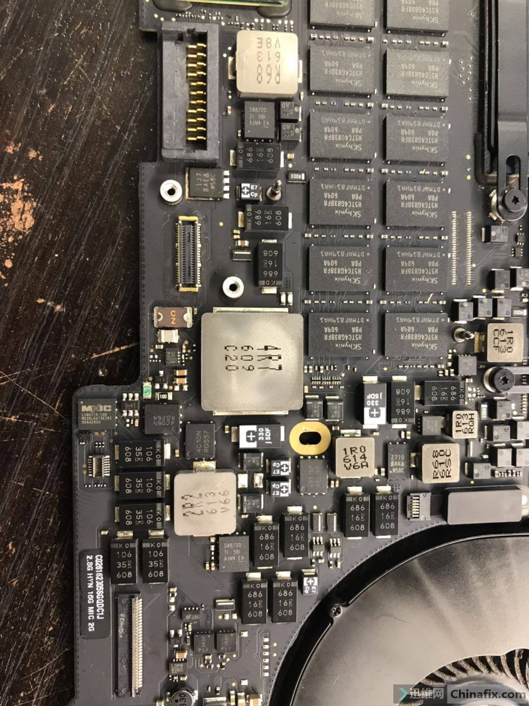 macbookproa1398主板82000426输入密码后掉电重启