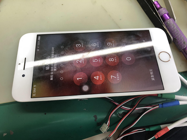 iphone7plus手机卡白苹果不开机怎么办?