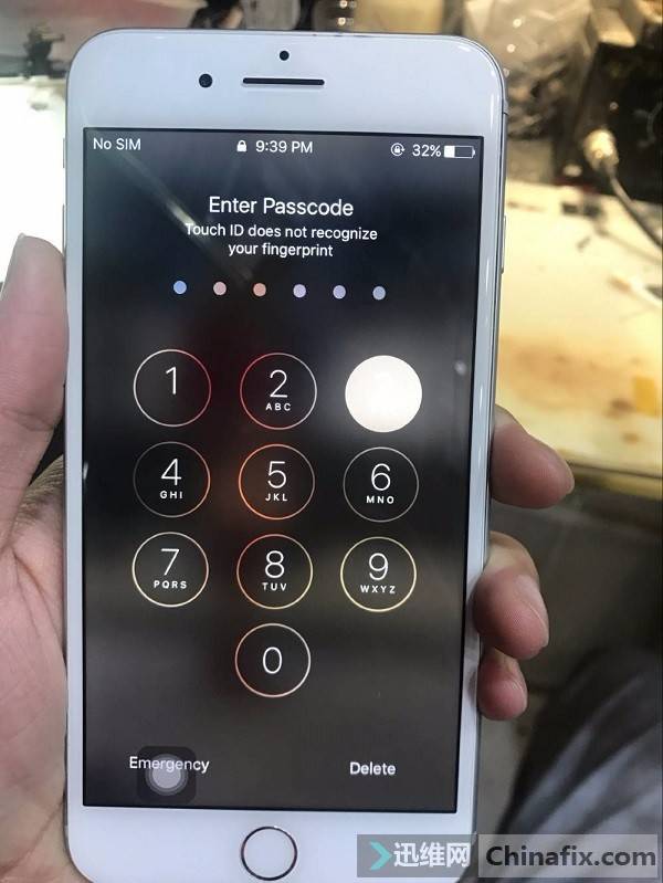  iPhone 7 Plus WIFI断线导致手机进不了系统维修
