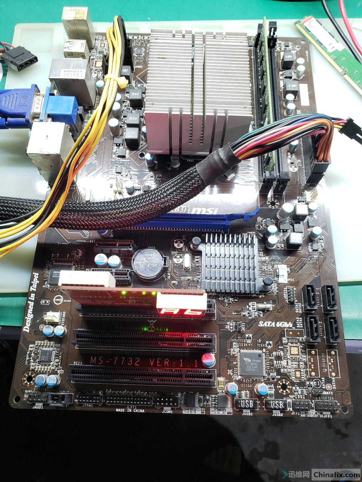 Msi ph61 p33 b3 не включается