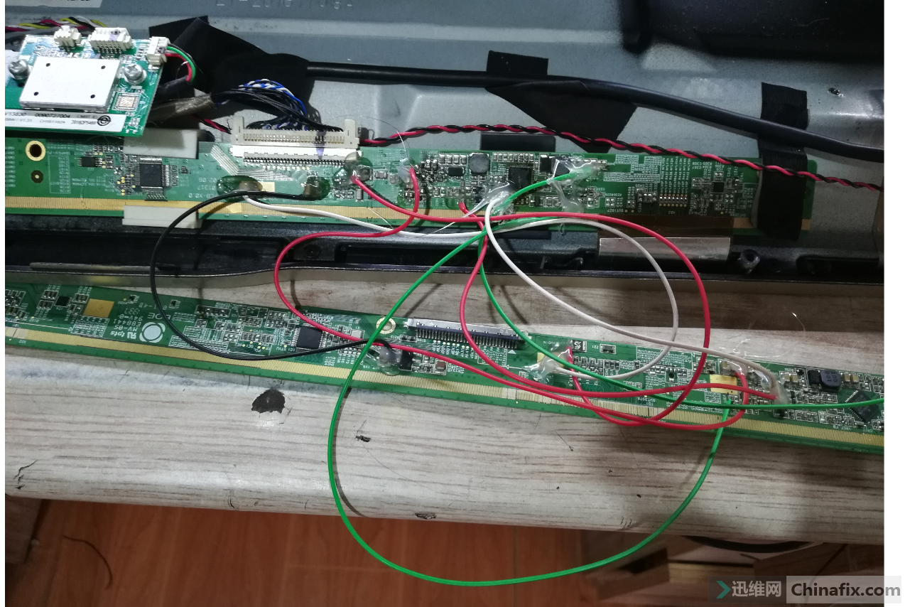 移花接木修复海尔32寸液晶电视开机灰屏