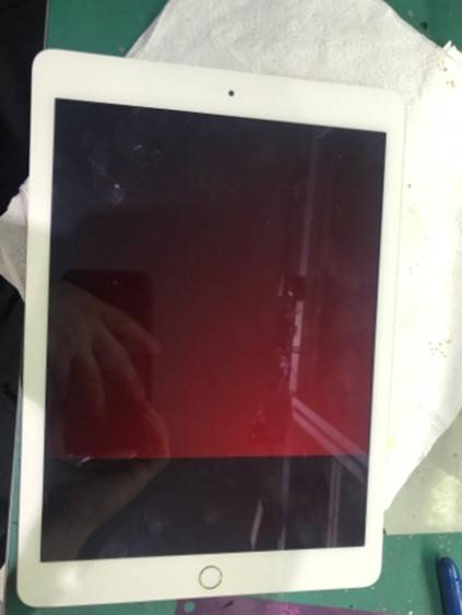 二修iPad Air2开机红屏，无法充电维修